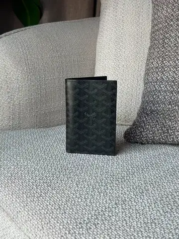 Goyard Saint Pierre Wallet in Dubai